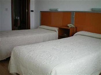 Hostal Liste Station 拉科鲁尼亚 外观 照片
