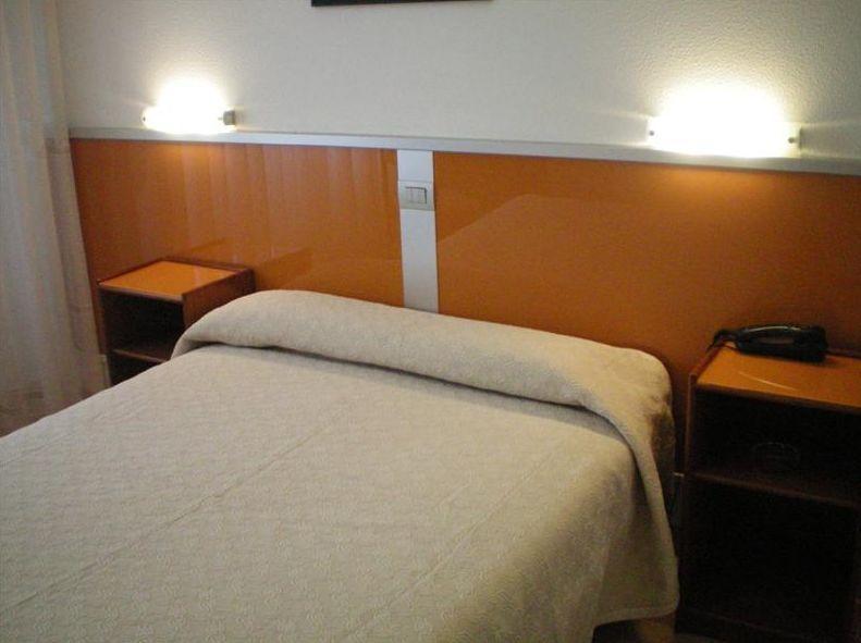 Hostal Liste Station 拉科鲁尼亚 客房 照片